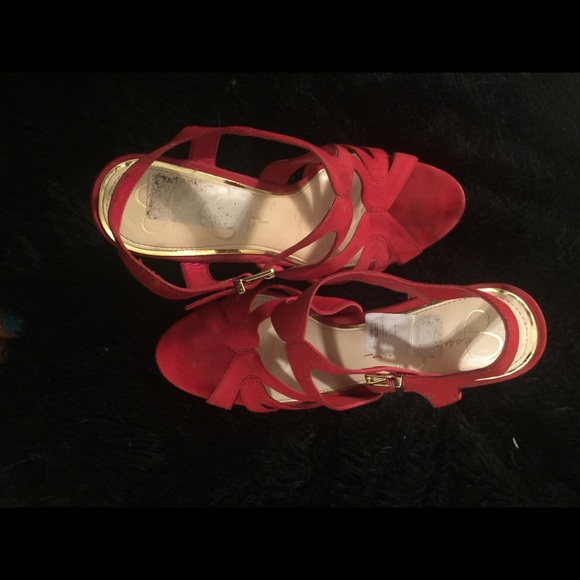 Red shoes - Picture 2 of 4